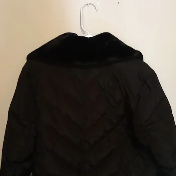 Michael Kors Faux Fur Collar Puffer Coat - Picture 9 of 10